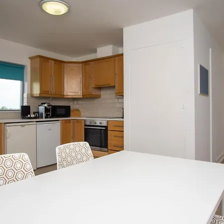 Dromroe Village Of Apartment *